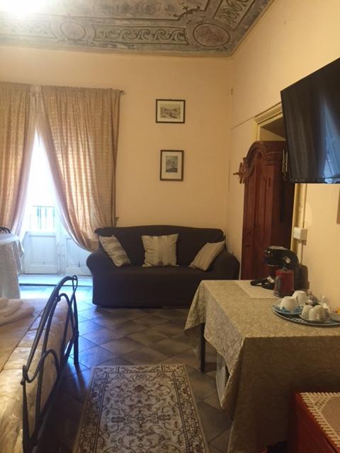 Locami Piazzetta Messinese Bed and breakfast Palermo