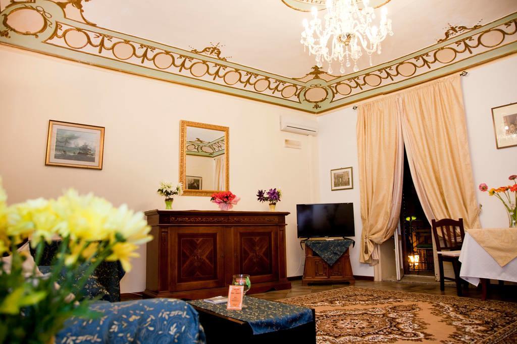 Locami Piazzetta Messinese Bed and breakfast Palermo